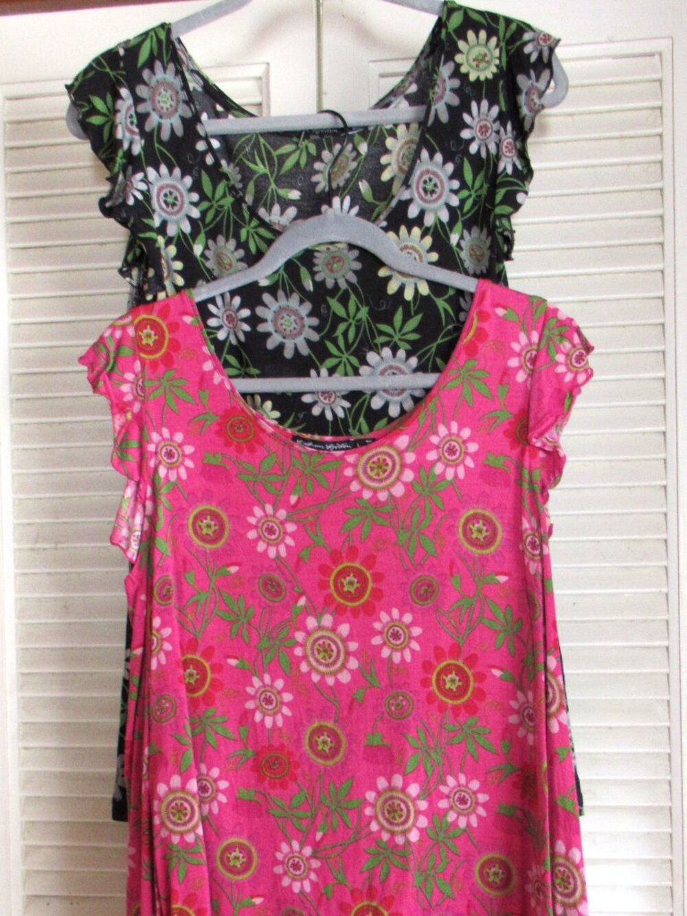 Two large Gudrun summer Passion tops